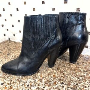 Pre-Owned Fry Black Zipper Heeled Boots size 9.5